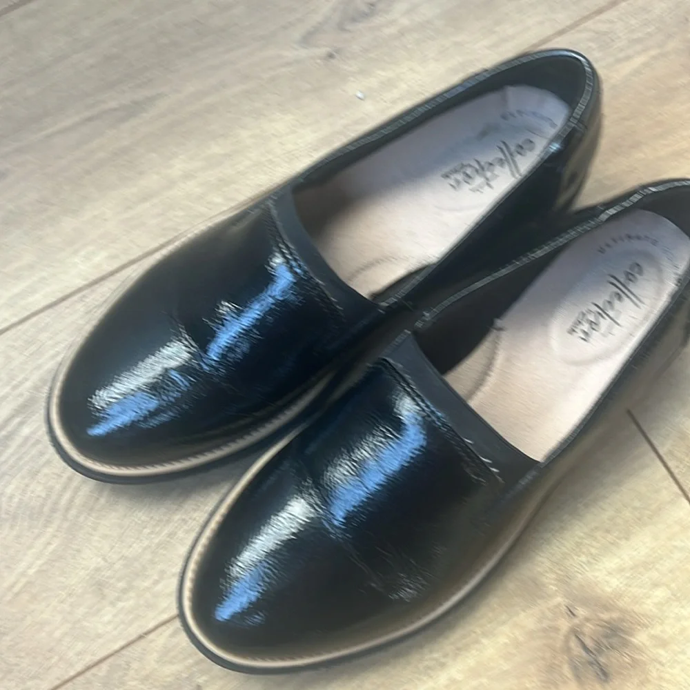 Black patent Clarks loafer - Picture 3 of 4